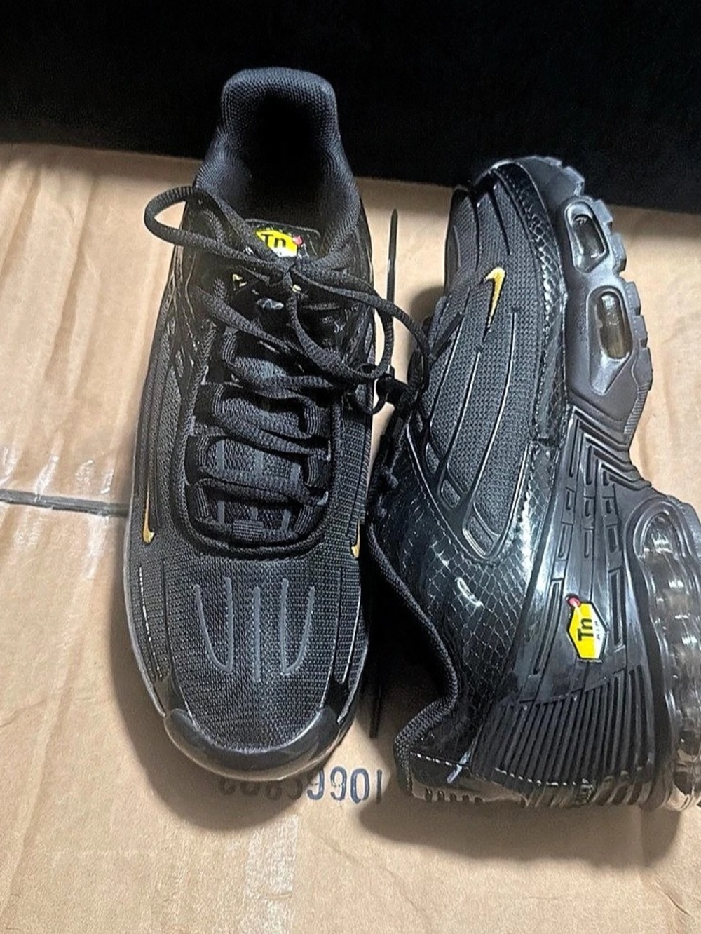 Nike Air Max TN Plus 3 Men Athletic Sneaker Black Yellow Sz 8 Men